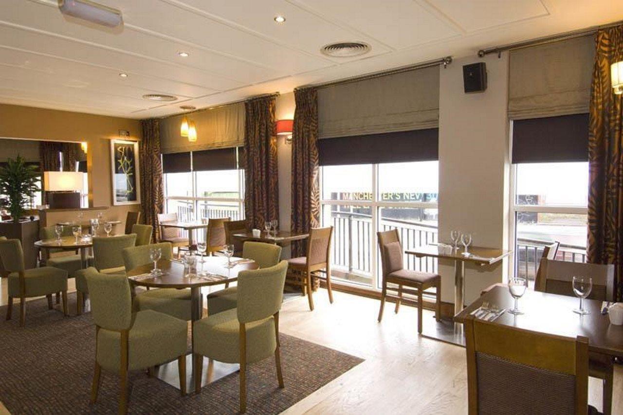 Premier Inn Manchester City Centre ภายนอก รูปภาพ